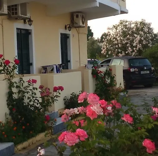 Rose Garden 3*